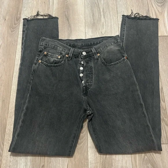 Levi's Black Frayed Ankle Jeans - Picture 2 of 2